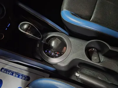 Hyundai Veloster 2015, 55560 км, за 4883.76 USD - фото 11