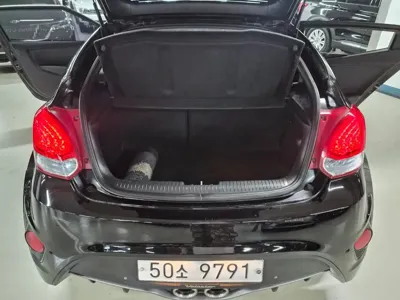 Hyundai Veloster 2015, 55560 км, за 4883.76 USD - фото 19