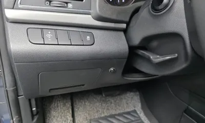 Hyundai Avante 2018, 100717 км, за 4755.7 USD - фото 17