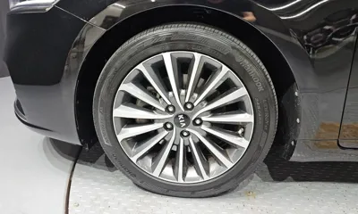 Kia K7 2018, 92108 км, за 8139.61 USD