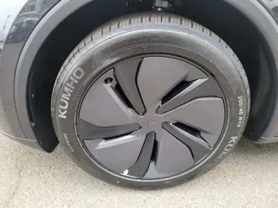 Tesla Model Y 2026, 1450 км, за 21274.78 USD