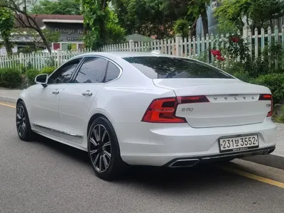 Volvo S90 2020, 94582 км, за 16251.7 USD - фото 2