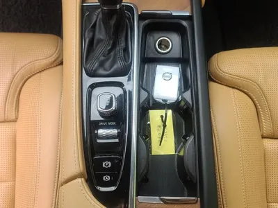 Volvo S90 2020, 94582 км, за 16251.7 USD - фото 9