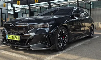 BMW i5 · 2025 год