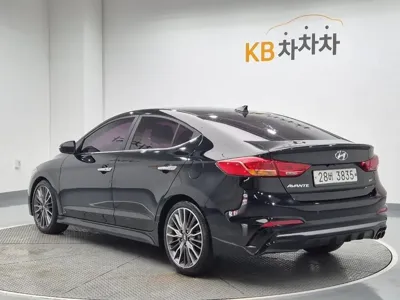 Hyundai Avante 2018, 109000 км, за 6175.65 USD