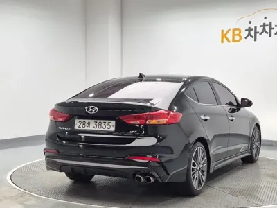 Hyundai Avante 2018, 109000 км, за 6175.65 USD