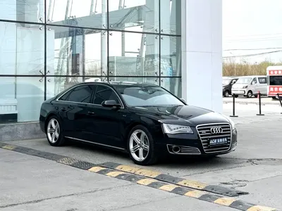 Audi A8 2012, 230000 км, за 27662.79 USD