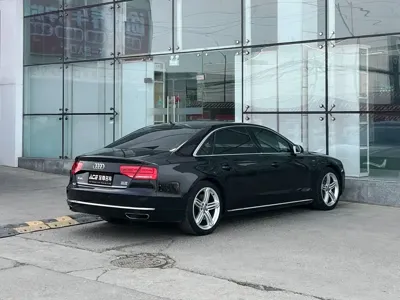 Audi A8 2012, 230000 км, за 27662.79 USD