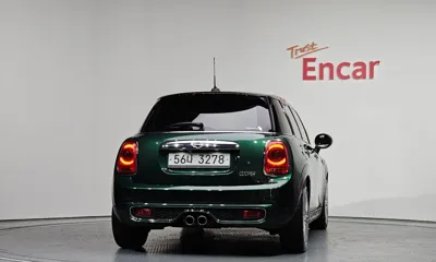 MINI Cooper 2015, 146663 км, за 4923.2 USD