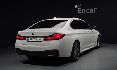 BMW 5-Series 2021, 30708 км, за 24503.29 USD