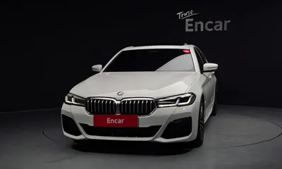 BMW 5-Series 2021, 30708 км, за 24503.29 USD