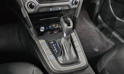 Hyundai Avante 2018, 88876 км, за 7811.47 USD - фото 9