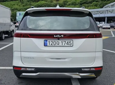 Kia Canival 2023, 59000 км, за 17451.32 USD