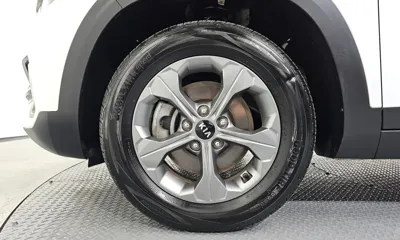 Kia Seltos 2023, 65323 км, за 12450.32 USD