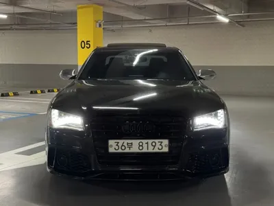 Audi S8 2014, 158000 км, за 12793.75 USD