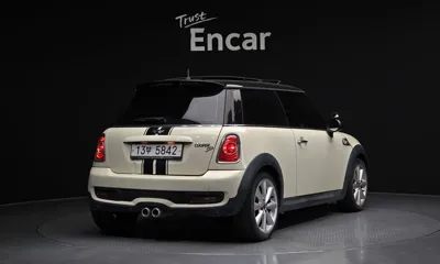 MINI Cooper 2012, 159255 км, за 2620.86 USD