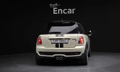 MINI Cooper 2012, 159255 км, за 2620.86 USD