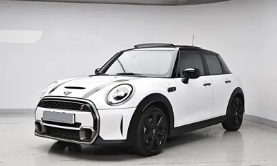 MINI Cooper · 2023 год