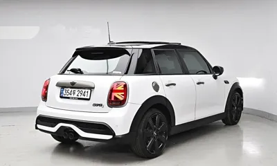 MINI Cooper 2023, 39897 км, за 16836.76 USD - фото 2