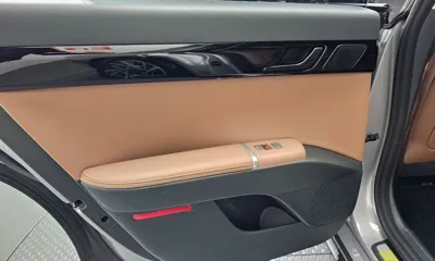 Hyundai Grandeur 2023, 22040 км, за 19764.69 USD - фото 25