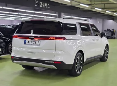 Kia Canival 2023, 74300 км, за 16187.64 USD