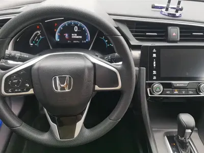 Honda Civic 2020, 35200 км, за 9093.41 USD - фото 12
