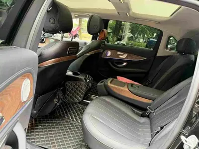 Mercedes-Benz E-Class 2018, 90000 км, за 24347.26 USD