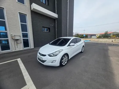 Hyundai Avante 2011, 101058 км, за 2855.84 USD