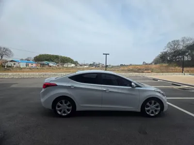 Hyundai Avante 2011, 101058 км, за 2855.84 USD