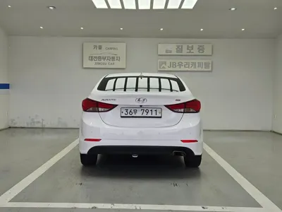 Hyundai Avante 2014, 146465 км, за 3441.32 USD