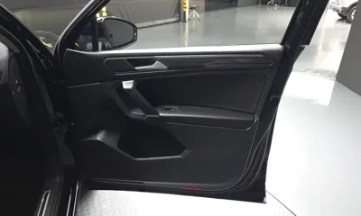 Volkswagen Tiguan 2020, 94581 км, за 14918.57 USD - фото 24