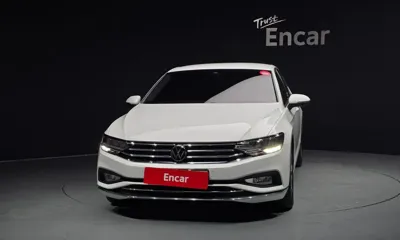 Volkswagen Passat 2022, 51705 км, за 15894.03 USD