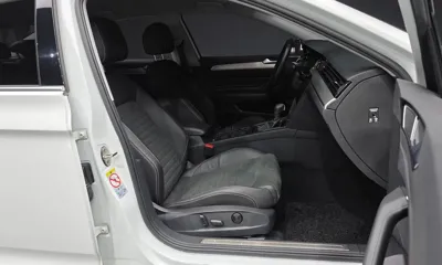 Volkswagen Passat 2022, 51705 км, за 15894.03 USD - фото 11