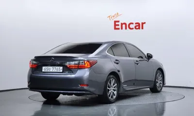Lexus ES 2017, 75436 км, за 16279.21 USD