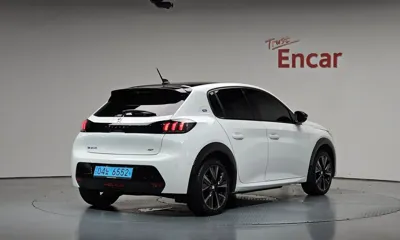 Peugeot 208 2023, 11762 км, за 14756.54 USD