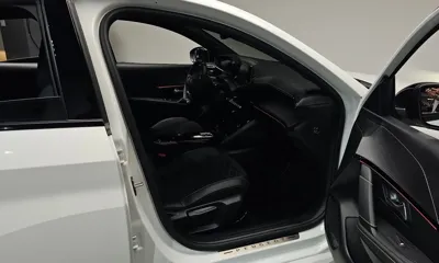 Peugeot 208 2023, 11762 км, за 14756.54 USD - фото 26
