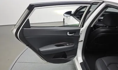 Kia K5 2018, 57984 км, за 10831.04 USD - фото 25