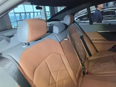 BMW 5-Series 2025, 14002 км, за 45537.38 USD