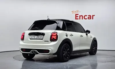 MINI Cooper 2019, 55637 км, за 11356.18 USD