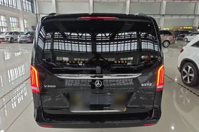 Mercedes-Benz V-Class 2021, 28700 км, за 38315 USD