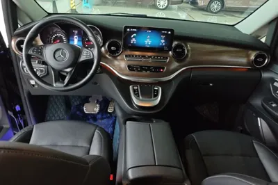 Mercedes-Benz V-Class 2021, 28700 км, за 38315 USD - фото 12