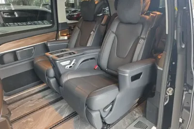 Mercedes-Benz V-Class 2021, 28700 км, за 38315 USD - фото 20