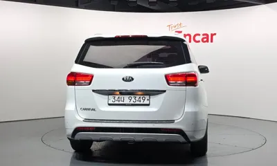 Kia Canival 2017, 116620 км, за 8527.24 USD