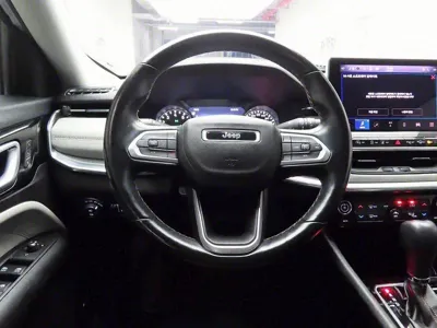 Jeep Compass 2022, 63760 км, за 13319.89 USD - фото 8