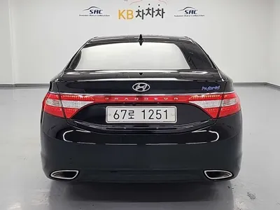Hyundai Grandeur 2014, 153236 км, за 4923.2 USD