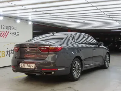 Kia K7 2017, 75864 км, за 7830.2 USD
