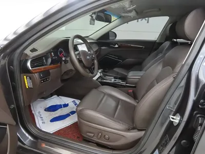 Kia K7 2017, 75864 км, за 7830.2 USD