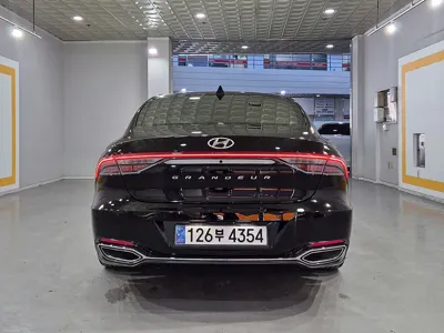 Hyundai Grandeur 2023, 85479 км, за 15570.04 USD