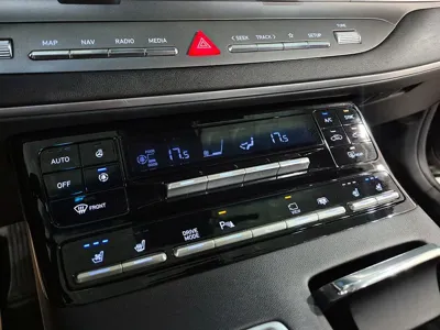 Hyundai Grandeur 2023, 85479 км, за 15570.04 USD - фото 12