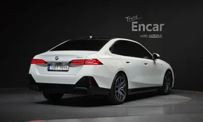 BMW 5-Series 2024, 30428 км, за 36338.8 USD
